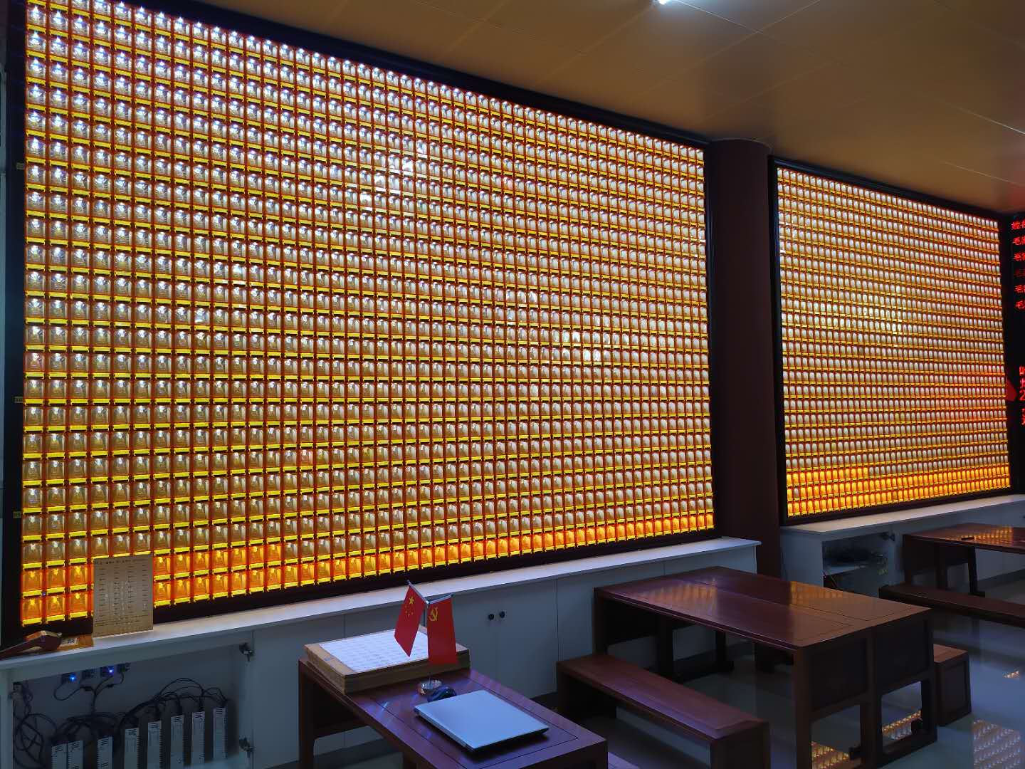 廣東韶關東華禪寺_萬佛墻